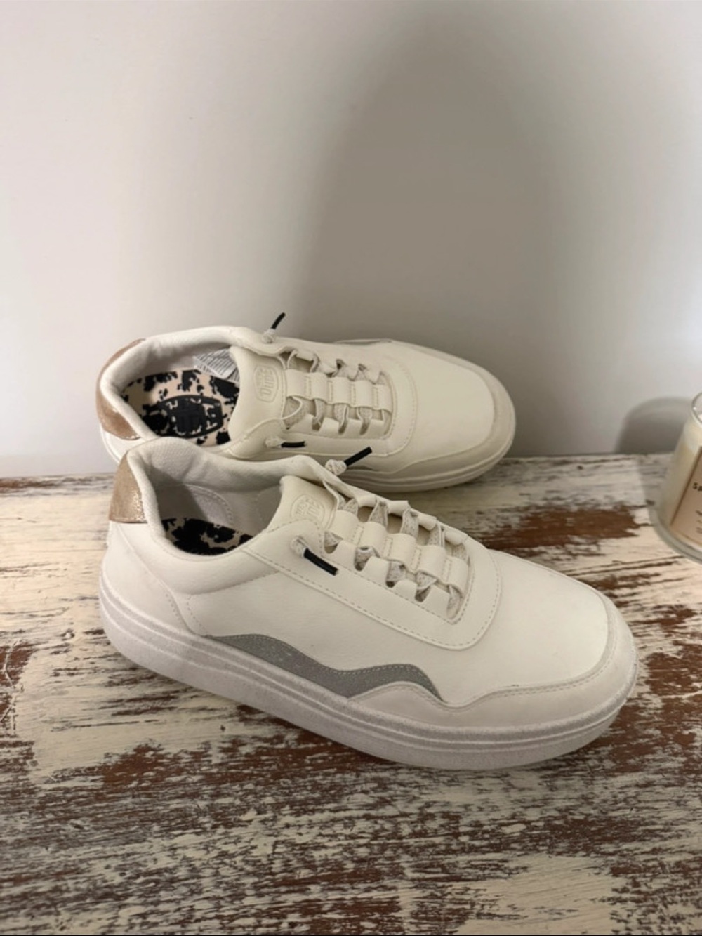 Like new hey dude shoes